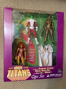 DC Direct Teen Titans 5 figure box set Raven Starfire Cyborg Beast Boy - Picture 1 of 2
