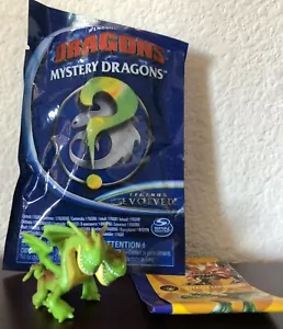 Mini Figura Dragons Legends Evolved Mystery Dragon: ¡BRILLO BARF Y ERUCTO! - Imagen 1 de 6