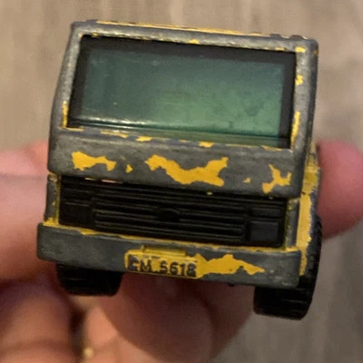 Matchbox 1966 Ford Cargo Skip Truck Yellow Lots Of Paint Missing & Broken Piece - Image 1 of 4