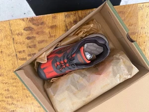 KEEN Kids Wanduro SPEED MAGNET SCARLET IBIS YOUTH SZ 4 NEW IN BOX - Picture 1 of 3