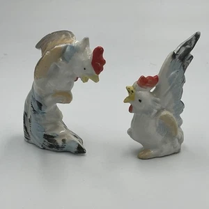 Vintage Ceramic Hand Painted Fighting Roosters Japan - Picture 1 of 11