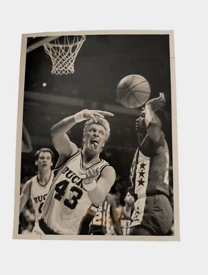 1988 JACK SIKMA NBA BASKETBALL TYPE 1 PHOTO MILWAUKEE BUCKS LEGEND NEW JERSEY  - Image 1 of 4