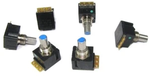 John Deere RE260704 Panel Potentiometer - 5320-533-3 - Picture 1 of 2