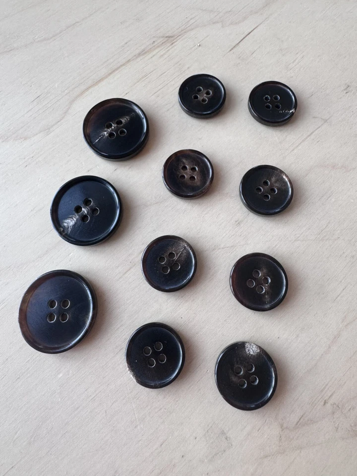 Genuine Horn Suit Button Set 3x 20mm 8x 15mm Dark Brown Buttons - Image 1 of 2