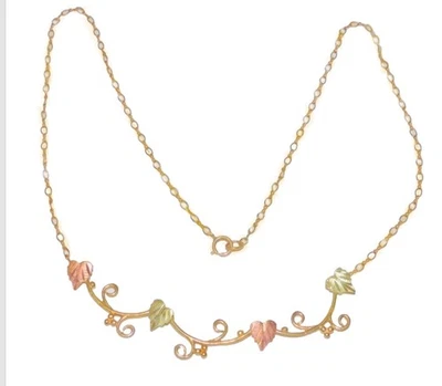 Ожерелье Black Hills Gold 10k с тремя секциями листья лоза виноград - Изображение 1 из 4