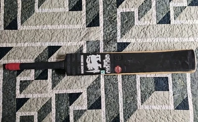 Taco de críquete adulto KWE Sports Black Mamba edição de jogador remo de madeira  - Imagem 1 de 4