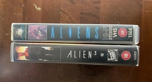 VHS Video Tapes 2 TITLES ALIENS ALIEN 3 VINTAGE COLLECTABLES PRE-OWNED - Picture 1 of 3