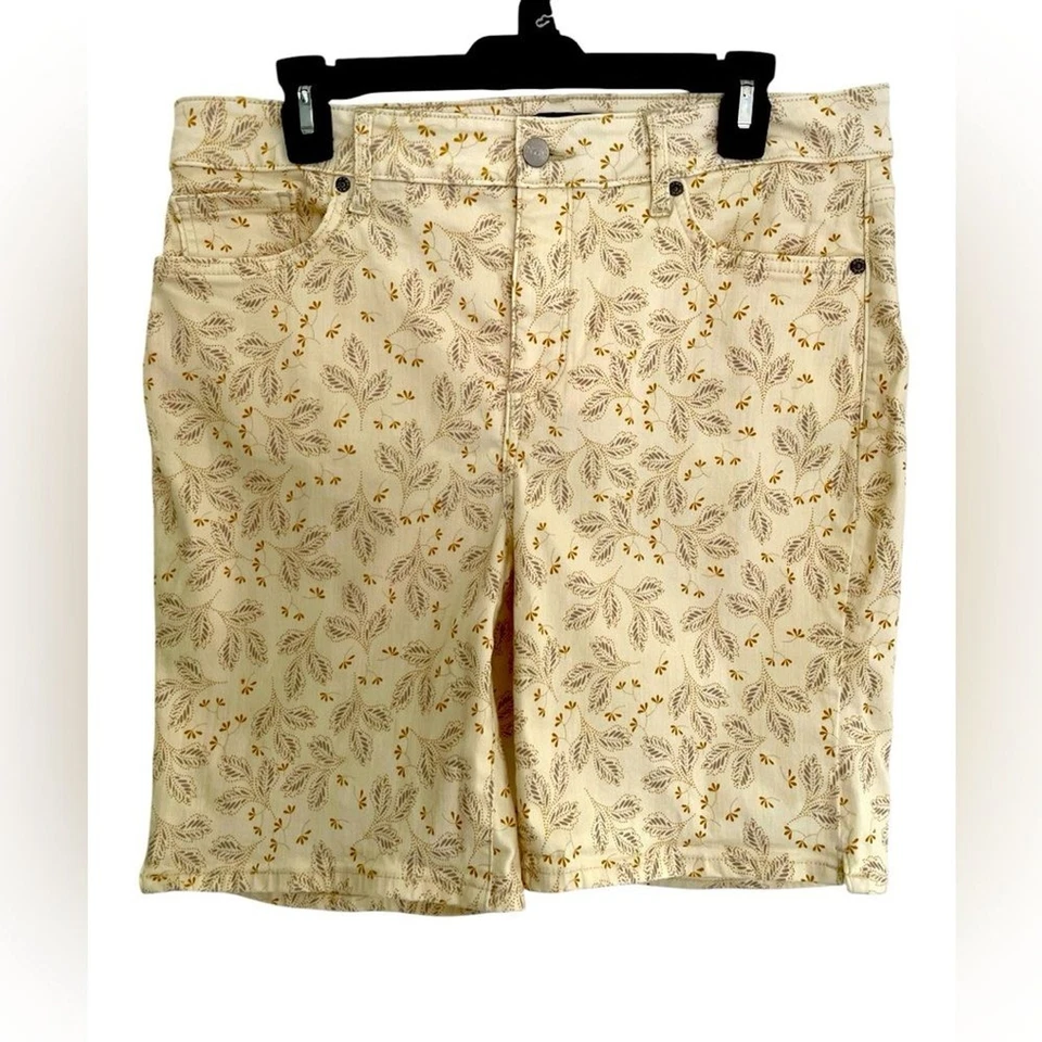 NYDJ Cream Bermuda Shorts Paisley Prints Women’s Size 12 Stretchy Pockets Summer - Image 1 of 4