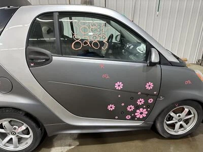 08-16 SMART FORTWO CUPÉ PASAJERO PUERTA DELANTERA DERECHA TITANIA GRIS EAI Foto 1 de 4