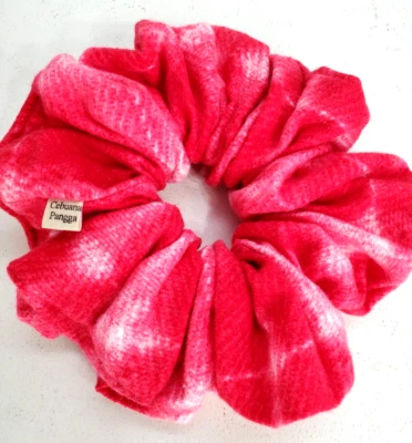 Handmade Women's Scrunchies XL Red Cotton Snuggle Flannel Tie Dye Print New - Image 1 of 4