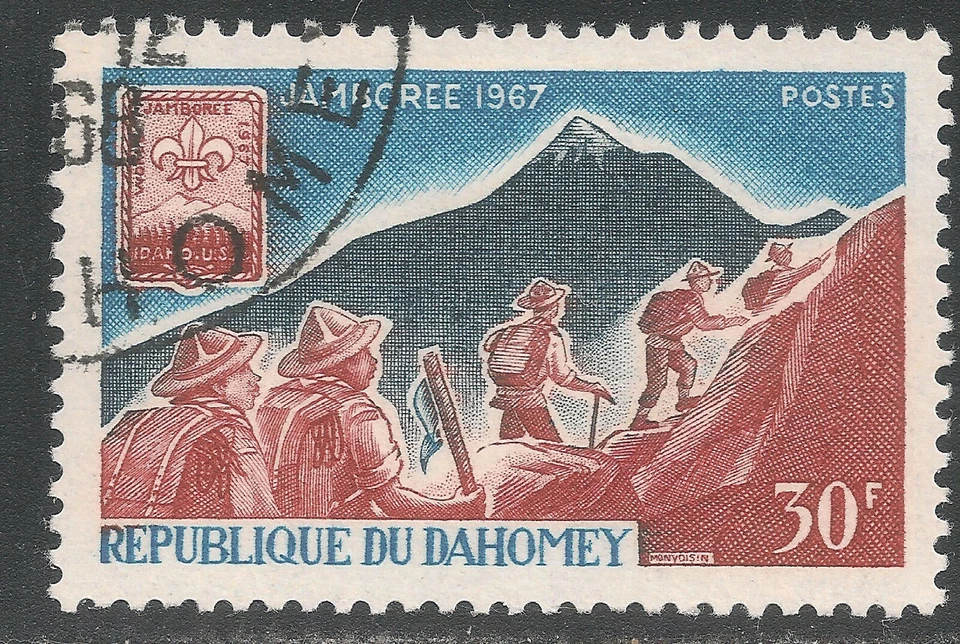 Dahomey #239 (A42) VF USED - 1967 30fr Scouts Climbing Mountain, Jamboree Emblem - Image 1 of 1
