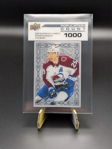 2023-24 Upper Deck Serie 2 Nathan MacKinnon Población Cuenta 1000 - Imagen 1 de 2