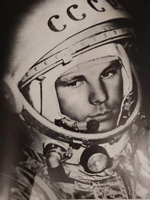 Book with Signature of Pilot-Cosmonaut USSR A.Filipchenko To the Stars Gagarin - Image 1 of 4