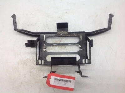 Yamaha RS Vector Venture Rage 2005 - 18 кронштейн для коробки аккумулятора 8ES-2199G-00-00 - Изображение 1 из 4