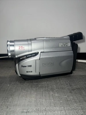 JVC GR-AXM17U VHS-C Video Camera Camcorder w/battery No Charger - Image 1 of 4