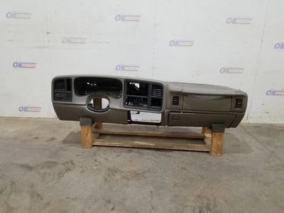 05 2005 CHEVY SILVERADO 1500 LT DASH PANEL GRAY WITH SRS, BEZEL, AND GLOVE BOX - Image 1 of 4