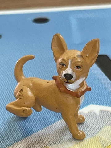 Lil Homies Hood Hound Toy Dog Figure - Brown Chihuahua Peeing - Combined Ship Cover