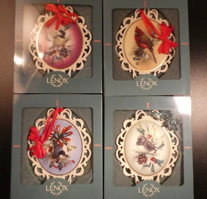 Juego de 4 adornos para pájaros Lenox Winter Greetings de Catherine McClung sin usar, en caja - Imagen 1 de 9