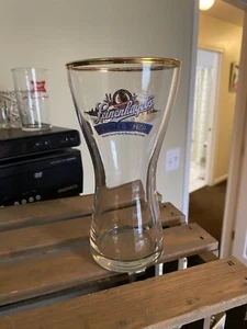 Vaso de cerveza Leinenkugel Sunset Wheat con forma de reloj de arena con borde dorado. ¡Envío gratis! - Imagen 1 de 2