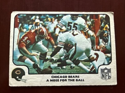 1977 Fleer NFL Team Action Football A Nose For The Ball Chicago Bears #32 - Image 1 of 2