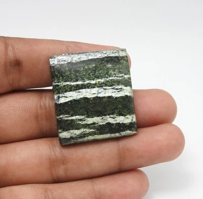 61.00 Cts Natural Green Swiss Opal Gemstone Cabochon Pendant Making 28x31x6 mm - Image 1 of 4