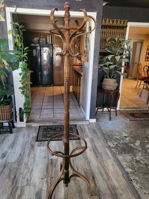 Perchero y perchero de madera curvada vintage árbol giratorio superior tonet madera maciza Foto 1 de 3