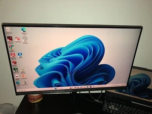 Samsung - 28” 4K ViewFinity UHD IPS AMD FreeSync with HDR Monitor - Black - Picture 1 of 3