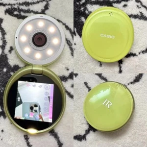 Casio TR-M10 Digital Camera Bluetooth Beauty Function Smile Detection Auto Focus - Picture 1 of 9