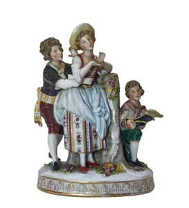 18th Century Germany , Antique Group Figurine Porcelain - Crown Over N - Picture 1 of 6