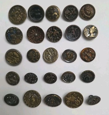 LOTE DE 25 PEQUEÑOS BOTONES DE IMAGEN METÁLICOS ANTIGUOS/VICTORIANOS Foto 1 de 4