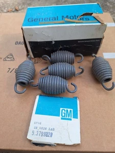 5 NOS GM BRAKE SHOES REAR PULL BACK GRAY SPRING 1958-1965 CHEVY C 40 50 60 70 - Bild 1 von 1