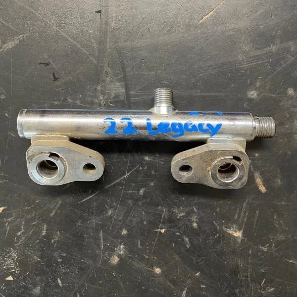 Piezas de riel de inyección de combustible del lado del conductor para Subaru Legacy 535396 2020-2024 Foto 1 de 1