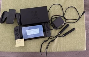 Consola Nintendo Switch V1 HAC-001 con accesorios - Imagen 1 de 4