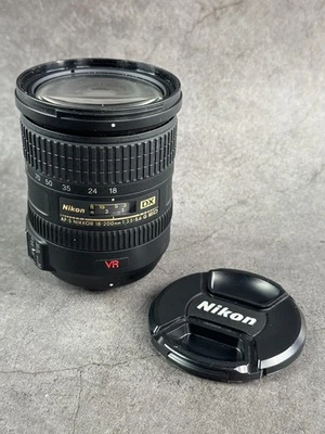 Nikon NIKKOR AF-S DX VR 18-200mm f/3.5-5.6G IF-ED Zoom Lens Works - Image 1 of 4