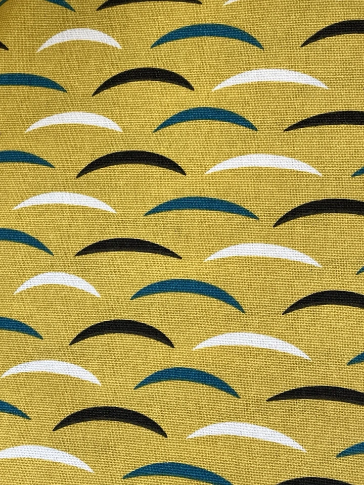 Tela Amarilla y Turquesa Exterior Oslo por Jessica Jones Estilo MCM Escandinavo Foto 1 de 4