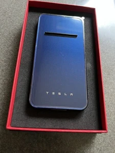 Tesla Wireless Portable USB Phone Charger 2.0 Blue Brand New Best Offer! - Picture 1 of 4