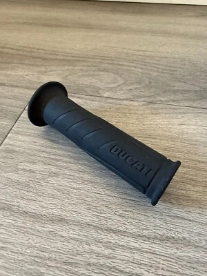 Ducati Monster 821 - 2016 - Manillar perilla agarre - derecha Foto 1 de 4