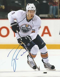 GFA Edmonton Oilers * TAYLOR HALL * Signed 8x10 Photo AD1 COA - Foto 1 di 1