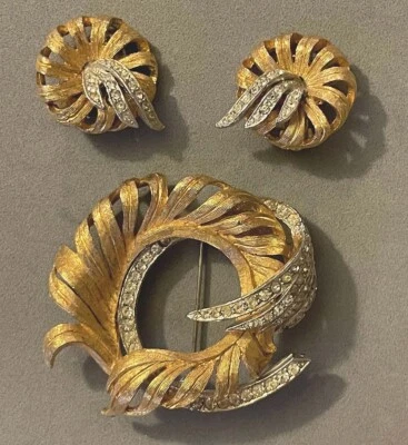 Juego de pendientes broche corona pluma diamantes de imitación oro plata 2 tonos CORO 1950 Foto 1 de 4