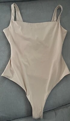  Body Skims Fits Everybody cuello cuadrado nude S Foto 1 de 4