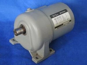 Motorreductor Hitachi GXJr 100W EGE, 1 fase, 90 rpm - Imagen 1 de 3