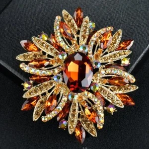 Luxurious and elegant colored crystal brooch rhinestone pin - Picture 1 of 17