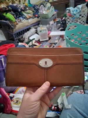 Cartera de cuero marrón fósil vintage, ranuras para tarjetas de crédito para tarjetas de identificación, cremallera metálica Foto 1 de 4