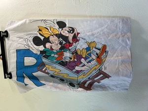 Funda de Almohada De Colección Disney Mickey Minnie Mouse Goofy Alfabeto Montaña Rusa De Colección - Imagen 1 de 10