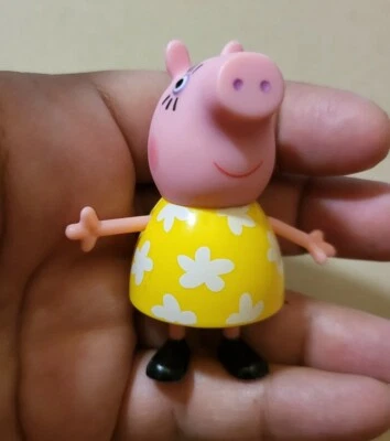 Vestido amarillo figura de 2 pulgadas Peppa Pig en muy buen estado C220  Foto 1 de 4
