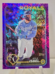 2024 TOPPS SERIES 2 Kyle Isbel 525 pellicola viola/799 - Foto 1 di 2