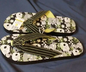 New Flip Flops Boys Sz L 2-3 Slides Sandals Skulls And Bones Black And White - Picture 1 of 8