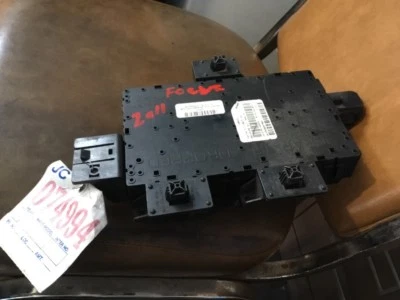 Unidad de relé de caja de fusibles Ford Flex 2011-2012  Foto 1 de 4