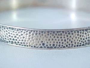 BRAZALETE ESTERLINA 1/4" ANCHO FIRMADO CORO CON HOYUELOS - Imagen 1 de 6