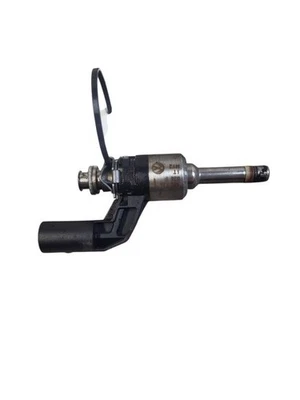 Inyector de combustible gasolina Volkswagen Golf VI 2010 03C906036F 90kW JUT227434 Foto 1 de 3